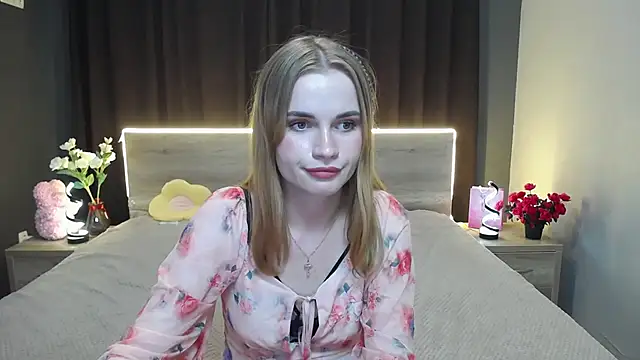 Snapshot of MargaritaKiss chatting on November 24, 2025, 7:47 pm MargaritaKiss online show from November 24, 2025, 7:47 pm