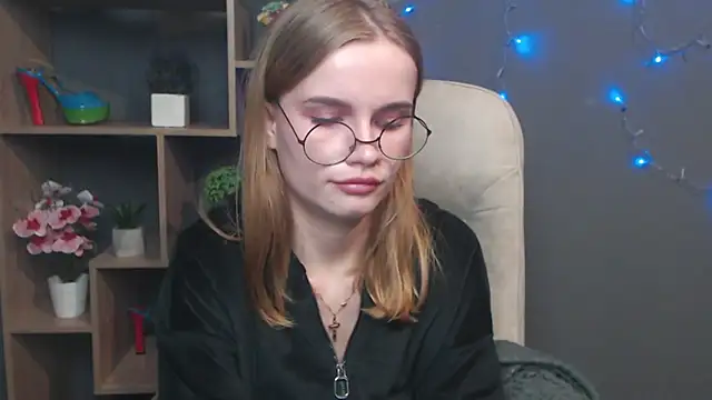 Snapshot of MargaritaKiss chatting on November 4, 2025, 8:23 pm MargaritaKiss online show from November 4, 2025, 8:23 pm