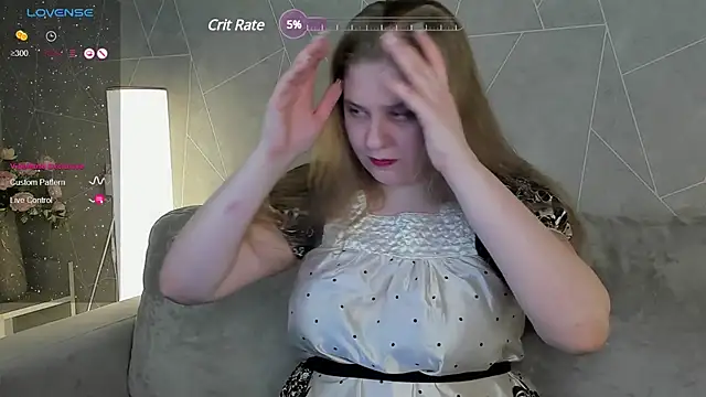 Snapshot of Megan_Violer chatting on March 8, 2025, 3:35 pm Megan Violer online show from March 8, 2025, 3:35 pm