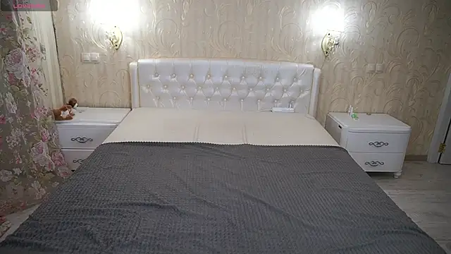 Snapshot of LunaaMayy chatting on October 27, 2025, 11:27 pm LunaaMayy online show from October 27, 2025, 11:27 pm