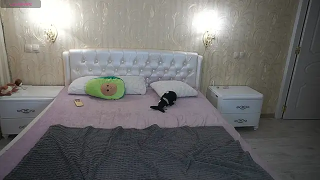 Snapshot of LunaaMayy chatting on November 20, 2025, 8:53 pm LunaaMayy online show from November 20, 2025, 8:53 pm