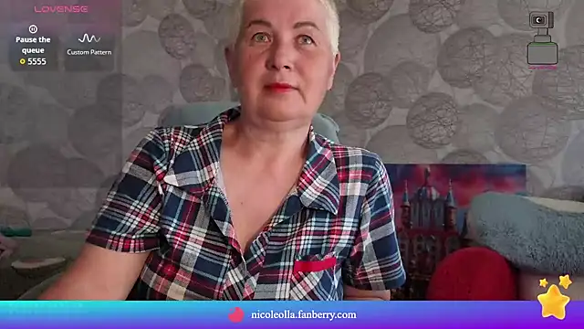 Snapshot of NicoleOlla chatting on May 5, 2026, 2:03 am NicoleOlla online show from May 5, 2026, 2:03 am