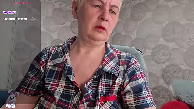 Snapshot of NicoleOlla chatting on April 1, 2026, 4:14 am NicoleOlla online show from April 1, 2026, 4:14 am