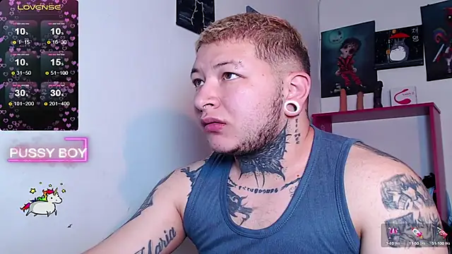 Snapshot of princeFtm chatting on February 10, 2025, 3:53 pm princeFtm online show from February 10, 2025, 3:53 pm