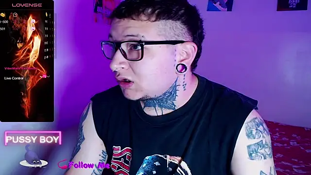 Snapshot of princeFtm chatting on November 19, 2025, 11:43 am princeFtm online show from November 19, 2025, 11:43 am