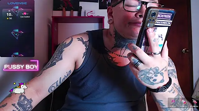 Snapshot of princeFtm chatting on February 15, 2025, 4:34 pm princeFtm online show from February 15, 2025, 4:34 pm