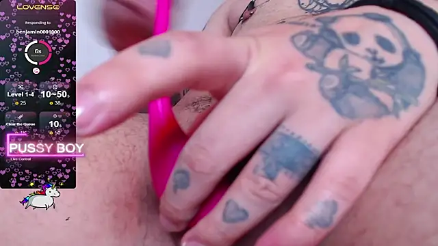 Snapshot of princeFtm chatting on February 12, 2025, 4:44 pm princeFtm online show from February 12, 2025, 4:44 pm