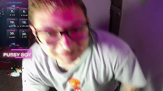 Snapshot of princeFtm chatting on February 21, 2025, 2:48 pm princeFtm online show from February 21, 2025, 2:48 pm