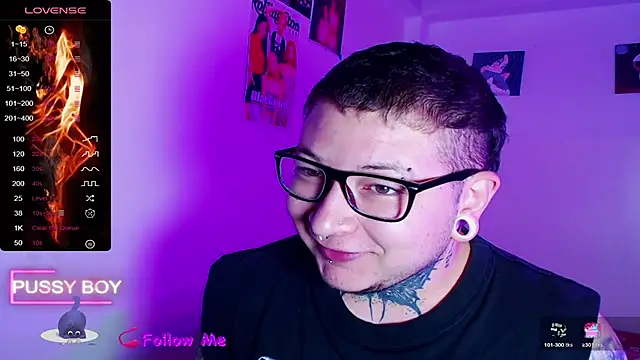 Snapshot of princeFtm chatting on November 23, 2025, 1:21 pm princeFtm online show from November 23, 2025, 1:21 pm