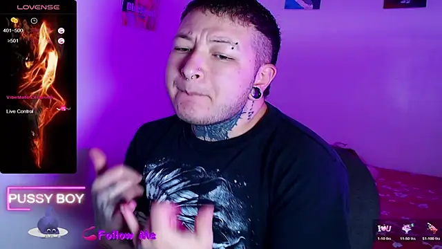 Snapshot of princeFtm chatting on November 17, 2025, 2:54 pm princeFtm online show from November 17, 2025, 2:54 pm