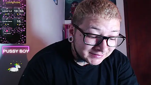 Snapshot of princeFtm chatting on February 5, 2025, 9:07 pm princeFtm online show from February 5, 2025, 9:07 pm