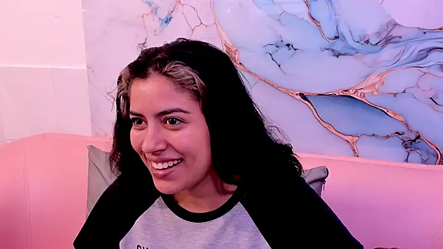 taylor cupper online show from November 8, 2025, 3:32 am