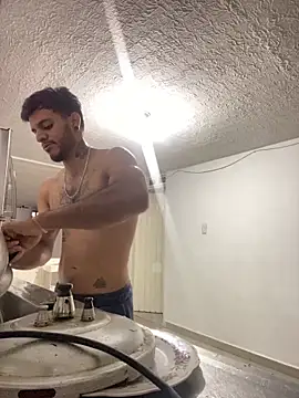 Snapshot of JuanBlade chatting on November 4, 2025, 11:36 am JuanBlade online show from November 4, 2025, 11:36 am