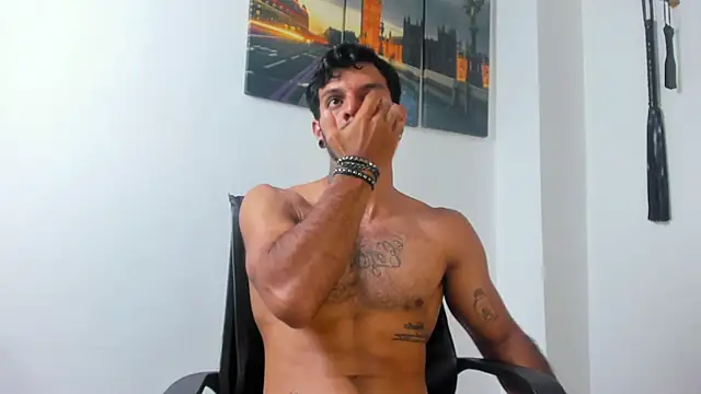 Snapshot of JuanBlade chatting on December 16, 2025, 3:11 am JuanBlade online show from December 16, 2025, 3:11 am