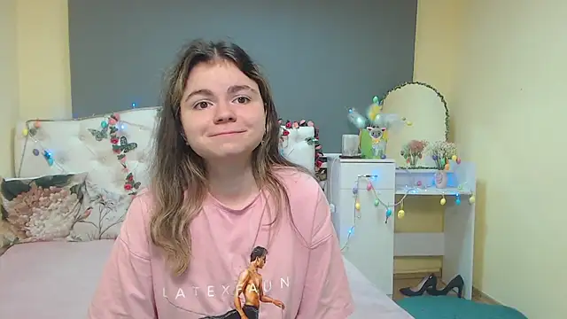 TinaRedly online show from April 11, 2026, 7:45 am