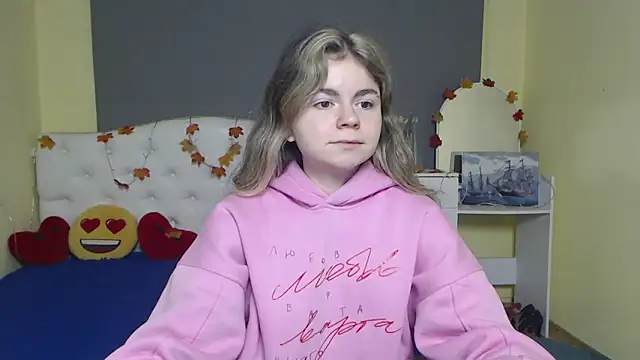 TinaRedly online show from November 14, 2025, 6:50 am