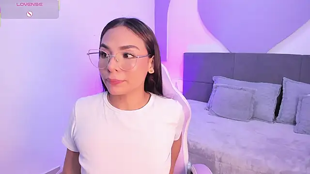 amira cute2 online show from November 3, 2025, 9:57 am