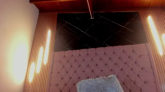 Snapshot of AinaPink chatting on March 12, 2025, 4:56 pm AinaPink online show from March 12, 2025, 4:56 pm