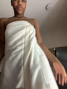 kellya  online show from September 10, 2025, 1:10 pm