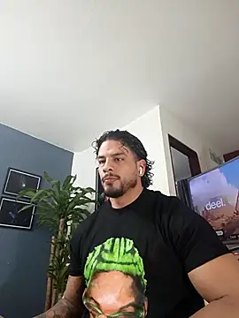 Snapshot of SilvaBranko chatting on November 22, 2025, 11:47 pm SilvaBranko online show from November 22, 2025, 11:47 pm