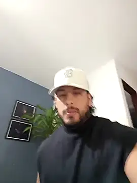 Snapshot of SilvaBranko chatting on December 13, 2025, 11:11 pm SilvaBranko online show from December 13, 2025, 11:11 pm