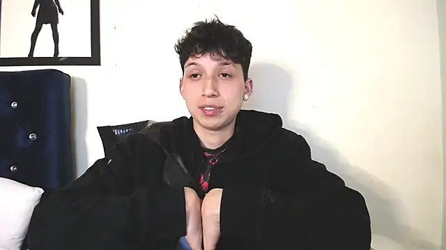  Thomas hot  online show from October 24, 2025, 1:26 am