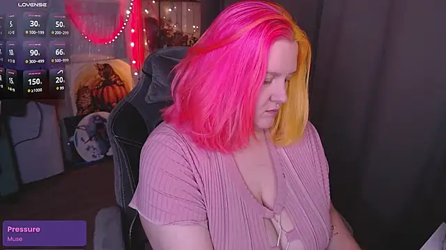 lissamuff online show from November 10, 2025, 2:44 pm