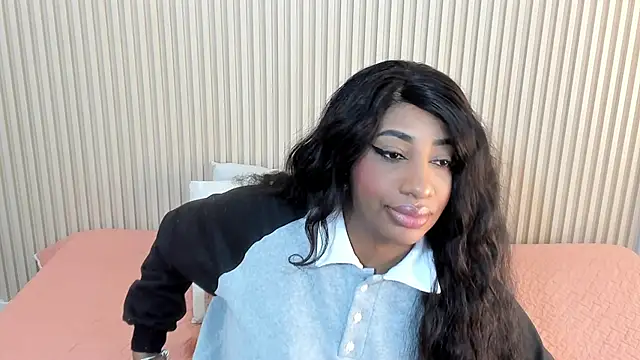 charlottebrowns  online show from November 14, 2025, 12:42 pm