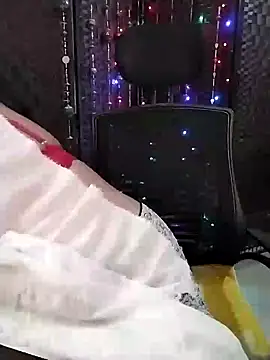 Snapshot of Hotty__Baby chatting on January 19, 2025, 6:10 pm Hotty  Baby online show from January 19, 2025, 6:10 pm