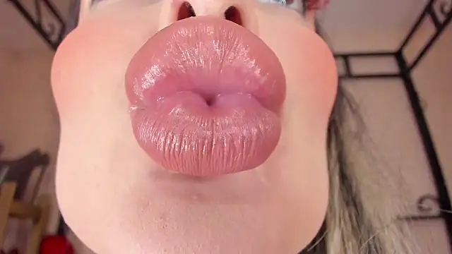 Snapshot of Princess18xxx chatting on October 21, 2025, 11:26 pm Princess18xxx online show from October 21, 2025, 11:26 pm