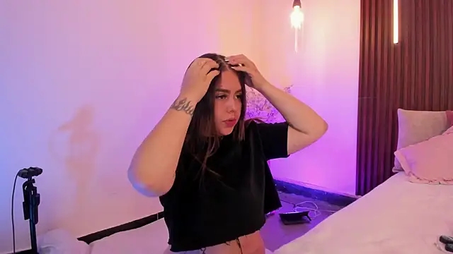 Snapshot of ArianaBaker chatting on February 18, 2026, 3:19 pm ArianaBaker online show from February 18, 2026, 3:19 pm