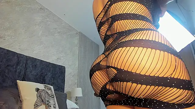 lola  sweetx online show from October 15, 2025, 12:02 pm