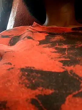 Snapshot of Swirly_blac chatting on November 12, 2025, 7:01 am Swirly blac online show from November 12, 2025, 7:01 am