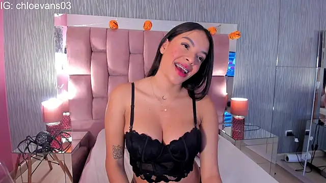 Snapshot of Chloe_evans__ chatting on October 28, 2025, 11:42 am Chloe evans online show from October 28, 2025, 11:42 am