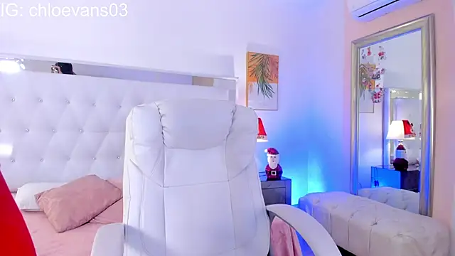 Snapshot of Chloe_evans__ chatting on December 15, 2025, 11:38 am Chloe evans online show from December 15, 2025, 11:38 am