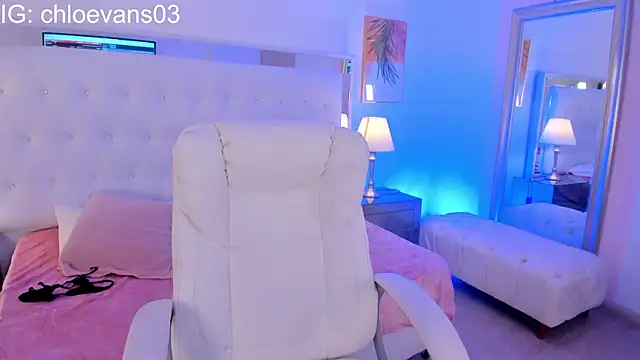 Snapshot of Chloe_evans__ chatting on November 19, 2025, 11:43 am Chloe evans online show from November 19, 2025, 11:43 am