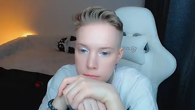 Snapshot of soulinacage chatting on March 15, 2025, 10:44 pm soulinacage online show from March 15, 2025, 10:44 pm