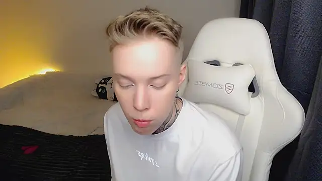 Snapshot of soulinacage chatting on March 16, 2025, 1:59 am soulinacage online show from March 16, 2025, 1:59 am