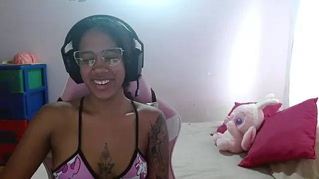 TiffanyRoouse online show from February 17, 2025, 10:49 pm