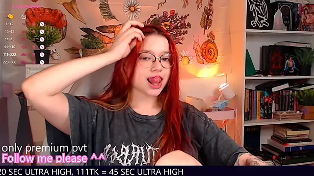 Snapshot of me__hanna chatting on November 22, 2025, 10:30 pm me hanna online show from November 22, 2025, 10:30 pm