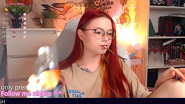 Snapshot of me__hanna chatting on November 21, 2025, 10:20 pm me hanna online show from November 21, 2025, 10:20 pm