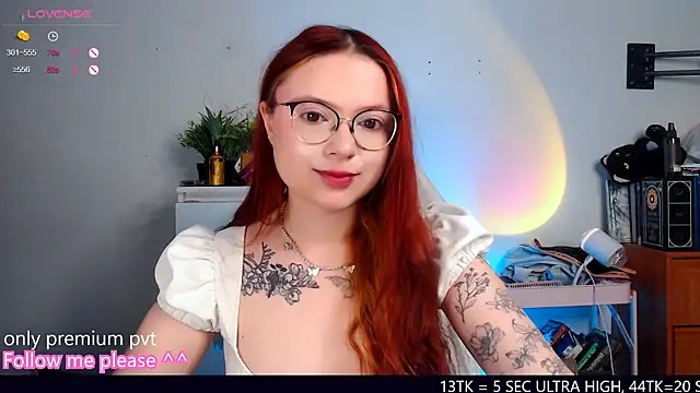 Snapshot of me__hanna chatting on October 17, 2025, 10:11 pm me hanna online show from October 17, 2025, 10:11 pm