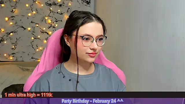 Snapshot of me__hanna chatting on February 23, 2025, 9:05 pm me hanna online show from February 23, 2025, 9:05 pm