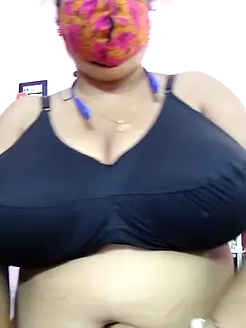 Snapshot of Kayra_34 chatting on November 2, 2025, 6:29 am Kayra 34 online show from November 2, 2025, 6:29 am