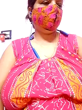 Snapshot of Kayra_34 chatting on December 19, 2025, 6:32 pm Kayra 34 online show from December 19, 2025, 6:32 pm