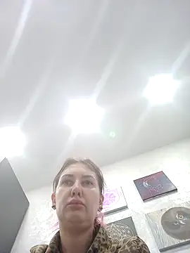 Snapshot of BlueXOwl chatting on October 22, 2025, 2:27 pm BlueXOwl online show from October 22, 2025, 2:27 pm