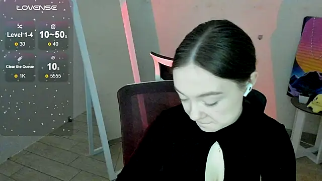 Florence meow online show from October 19, 2025, 6:49 am