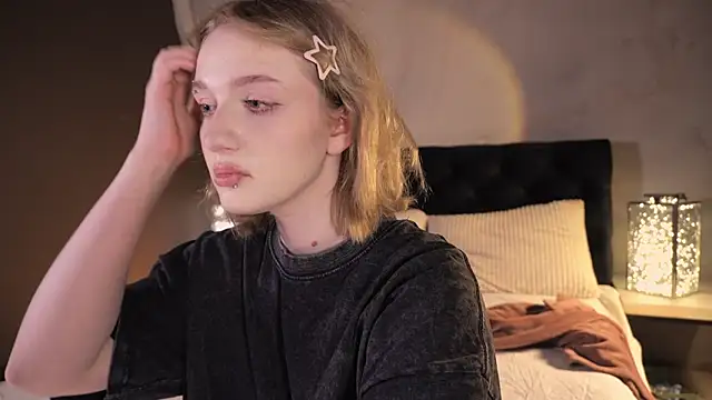 ELLIEJAY online show from February 19, 2026, 5:15 am