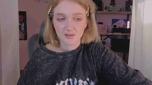 ELLIEJAY online show from February 15, 2026, 7:51 am