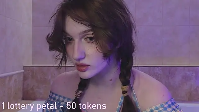 Snapshot of ELLIEJAY chatting on February 14, 2025, 8:26 pm ELLIEJAY online show from February 14, 2025, 8:26 pm